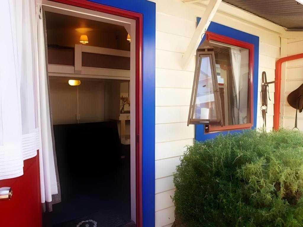 Stables Lodge Backpackers Napier Exterior photo