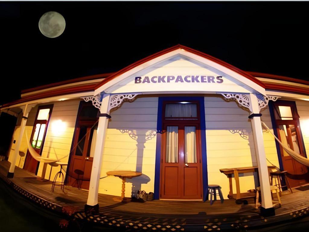Stables Lodge Backpackers Napier Exterior photo