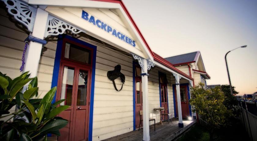 Stables Lodge Backpackers Napier Exterior photo
