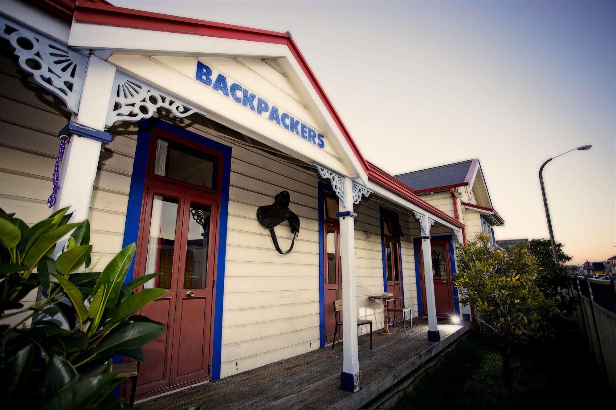 Stables Lodge Backpackers Napier Exterior photo